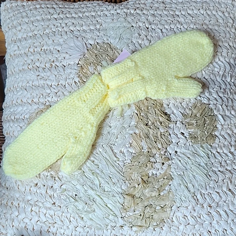 Handmade mittens, size 2-4 years